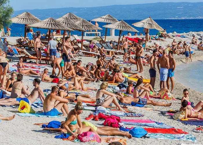 With A Parking Space - 15433