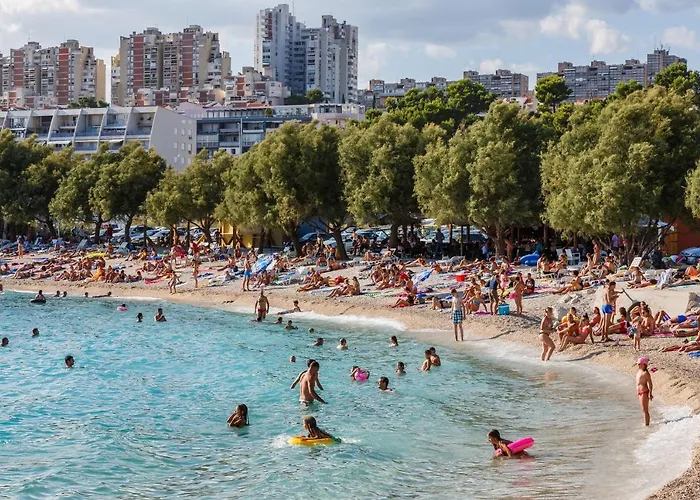 Apartament With A Parking Space - 15433 Split