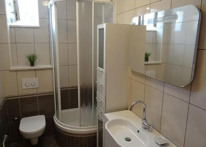 With A Parking Space - 15433 * Split